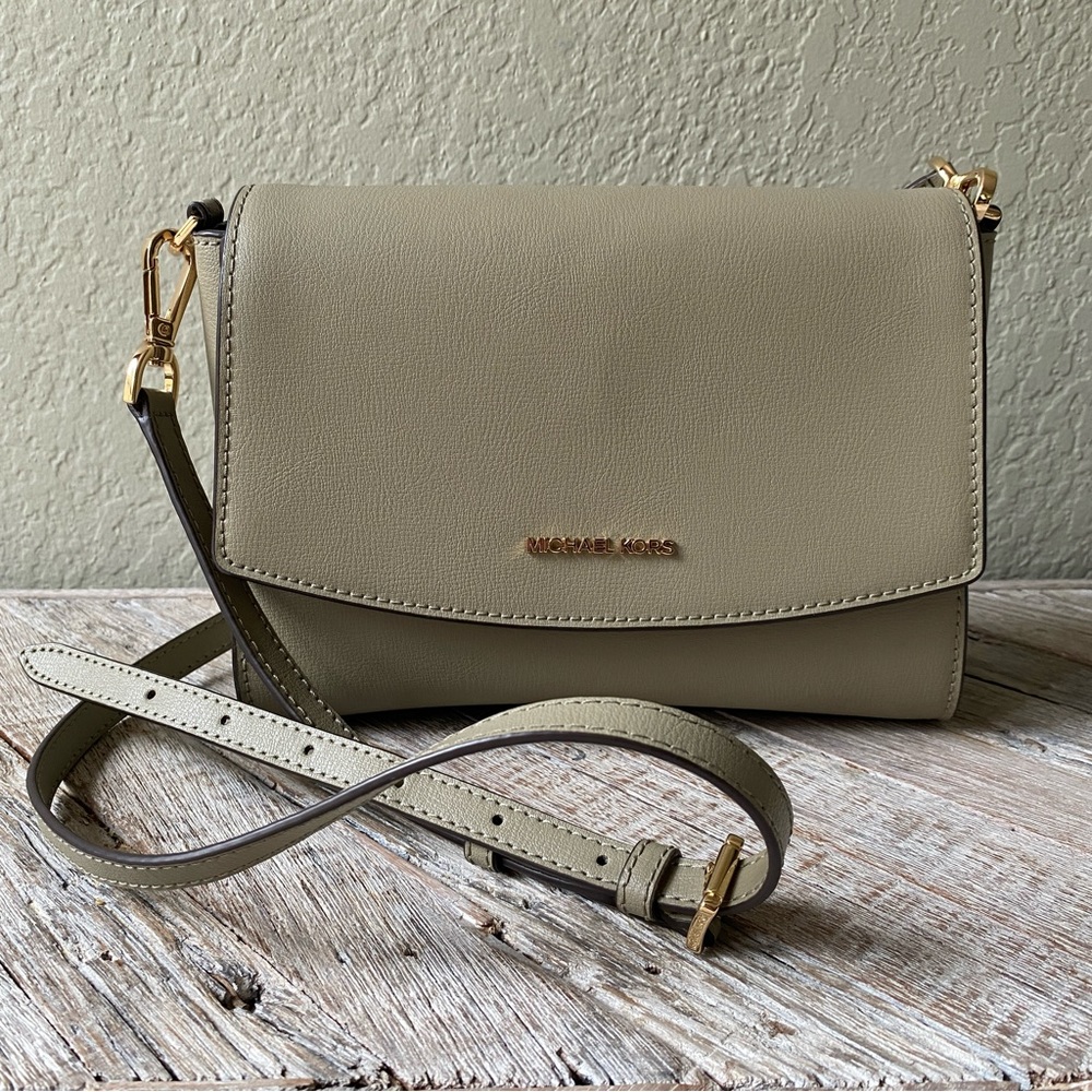 Michael Kors Ellis Medium Flap Messenger
